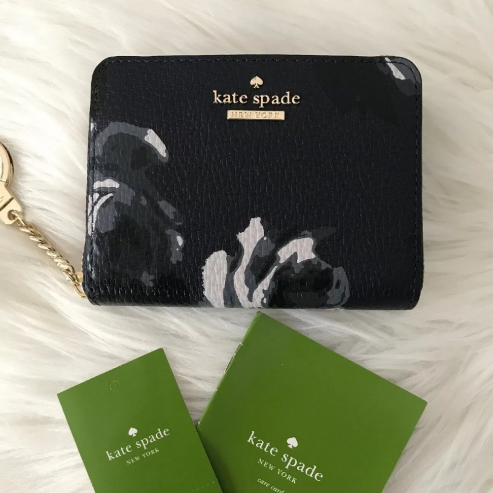 Authentic Kate Spade Dani zip wallet/Keychain 🦋 - Picture 2 of 8